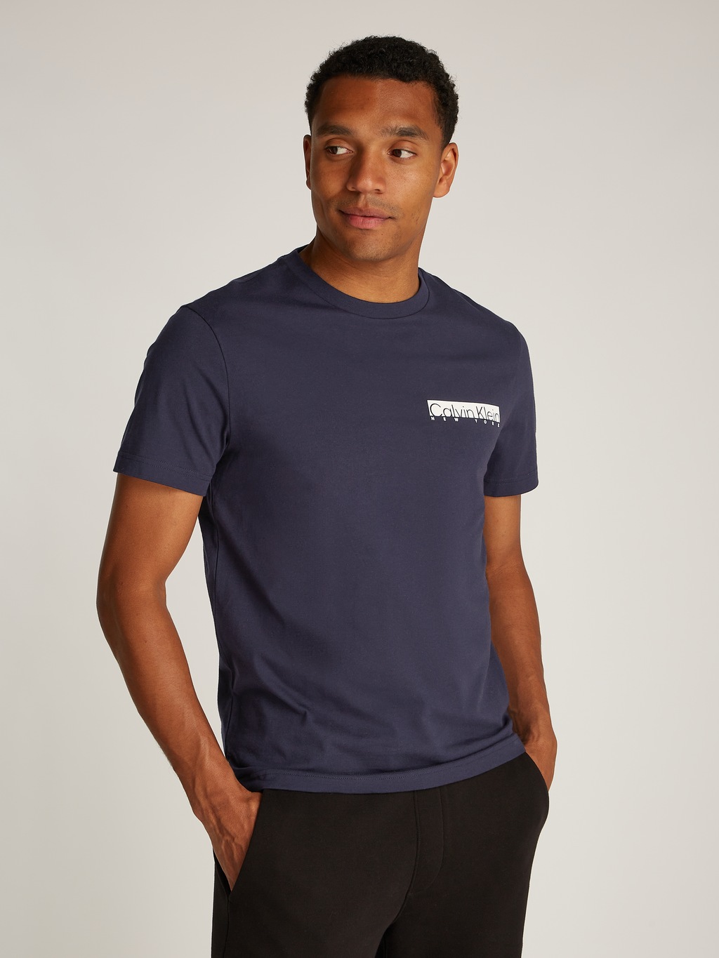 Bild von Calvin Klein Rundhalsshirt "NY CHEST BOX LOGO T-SHIRT", mit Logoprint