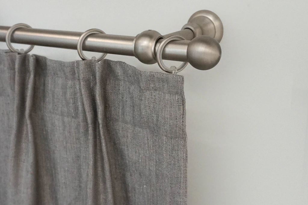 Bild von Gardinenstange GARESA "ANDREA", silber (mattnickelfarben), L:440cm Ø:20mm, Metall, Gardinenstangen, Vorhanggarnitur, verlängerbar, Endknopf Kugel kurz, mit Ringen
