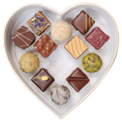 Bild von Weißes Pralinenherz (12 alkoholfreie Pralinen)