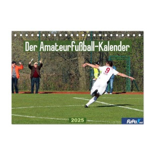 Bild von Der Amateurfußball-Kalender 2025 – Ein Blick auf den Tischkalender für Fußballliebhaber