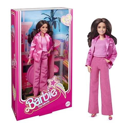Bild von Mattel Spielfigur Barbie Signature The Movie - America Ferrera als Gloria Puppe zum Film im dreiteiligen Hosenanzug in Pink