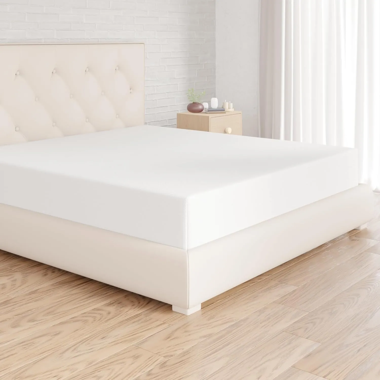 Bild von Amazon Basics Spannbettlaken in Weiß, 200 x 200 cm, für Matratzenhöhen bis 30 cm aus Mikrofaser