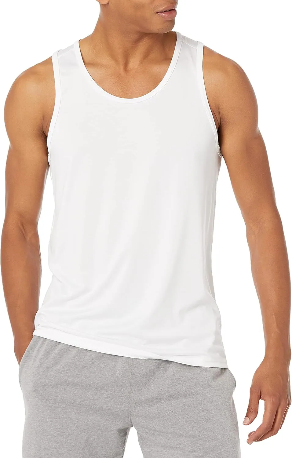 Bild von Amazon Essentials Herren Tanktop aus Tech-Stretch