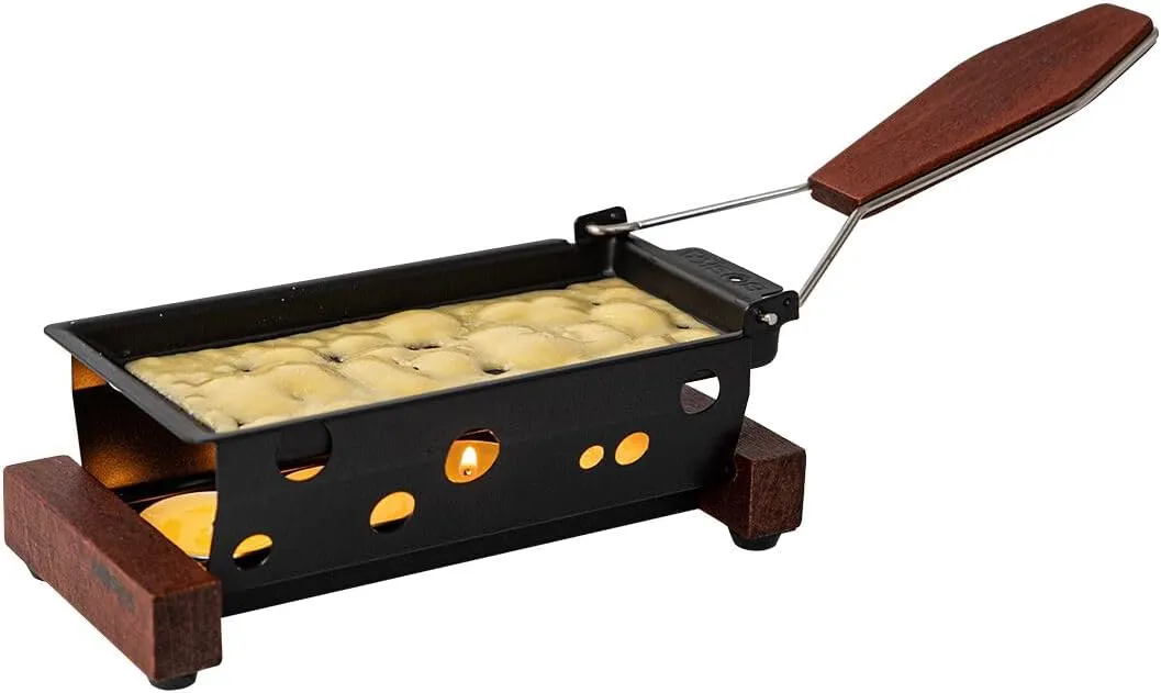 Bild von Boska Raclette für zwei Personen im funktionalen Design aus dunklem Holz mit Teelichtern und Spachtel