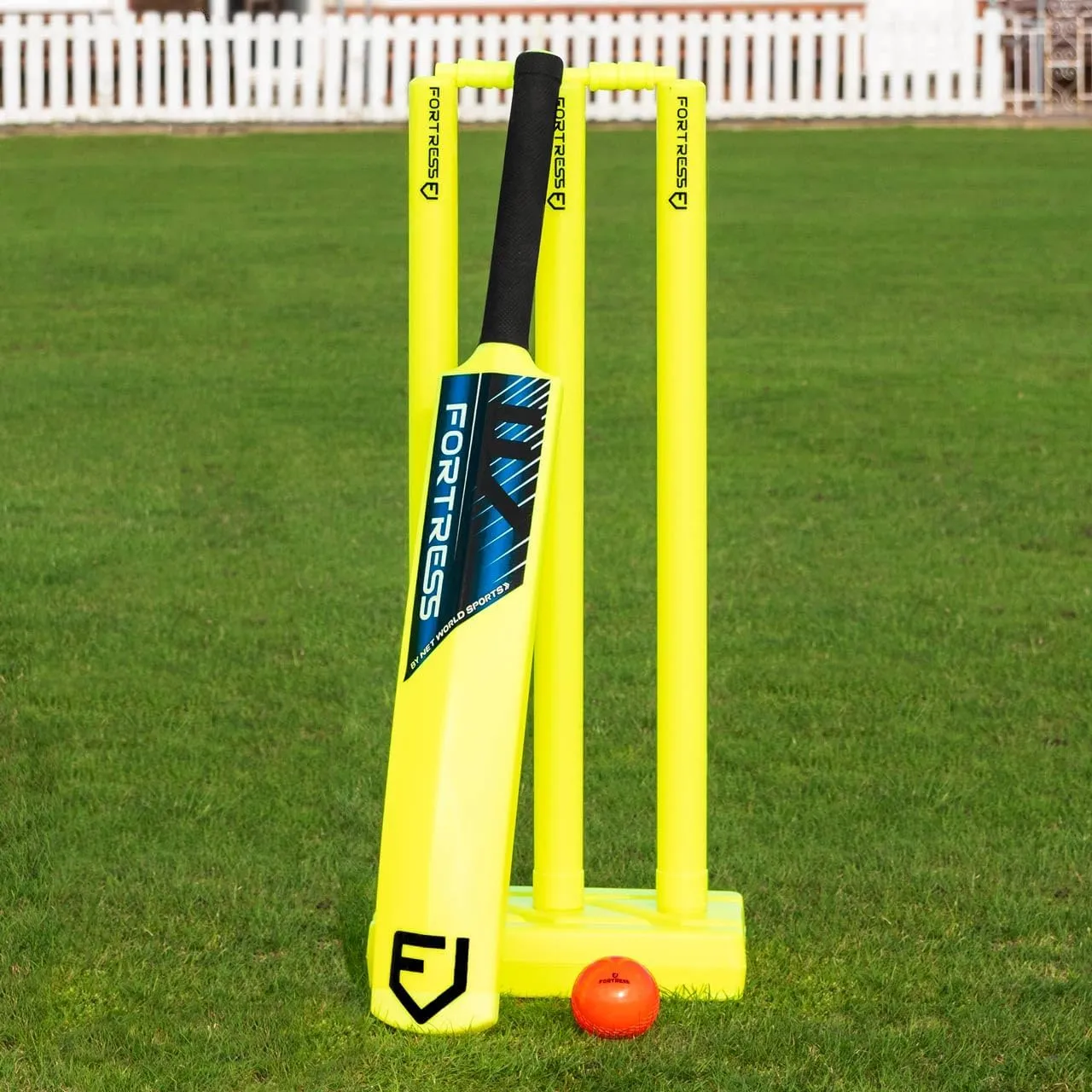 Bild von Fortress Halbes Garten Cricket Set mit Schläger, Stümpfen und Tragetasche in drei Größen