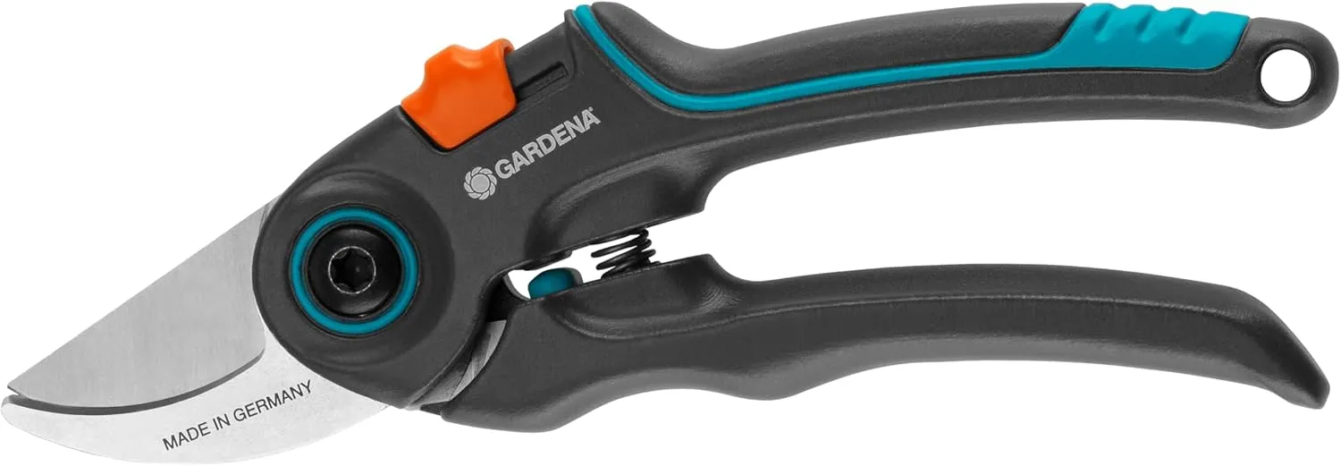 Bild von Gardena ExpertCut Gartenschere mit Bypass-Schneide, max. Schneid-Ø 22 mm, 2-stufige Grifföffnung, Artikelnummer 12203-20