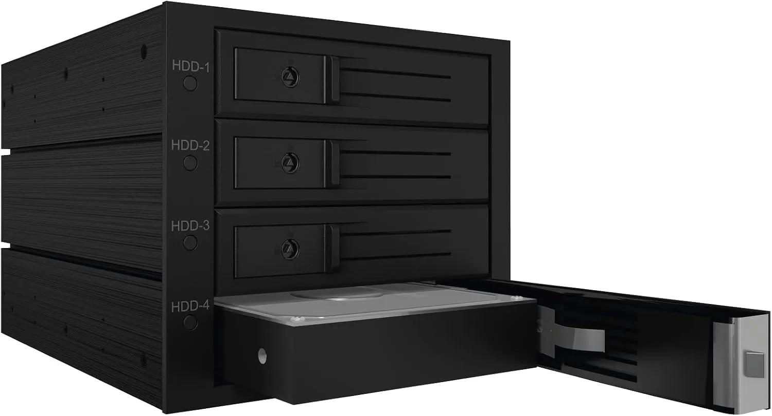 Bild von ICY BOX Wechselrahmen für 4 Festplatten im 3,5 Zoll Format, geeignet für 5,25 Zoll Schacht, mit SATA-Anschluss und Lüfter, in Schwarz