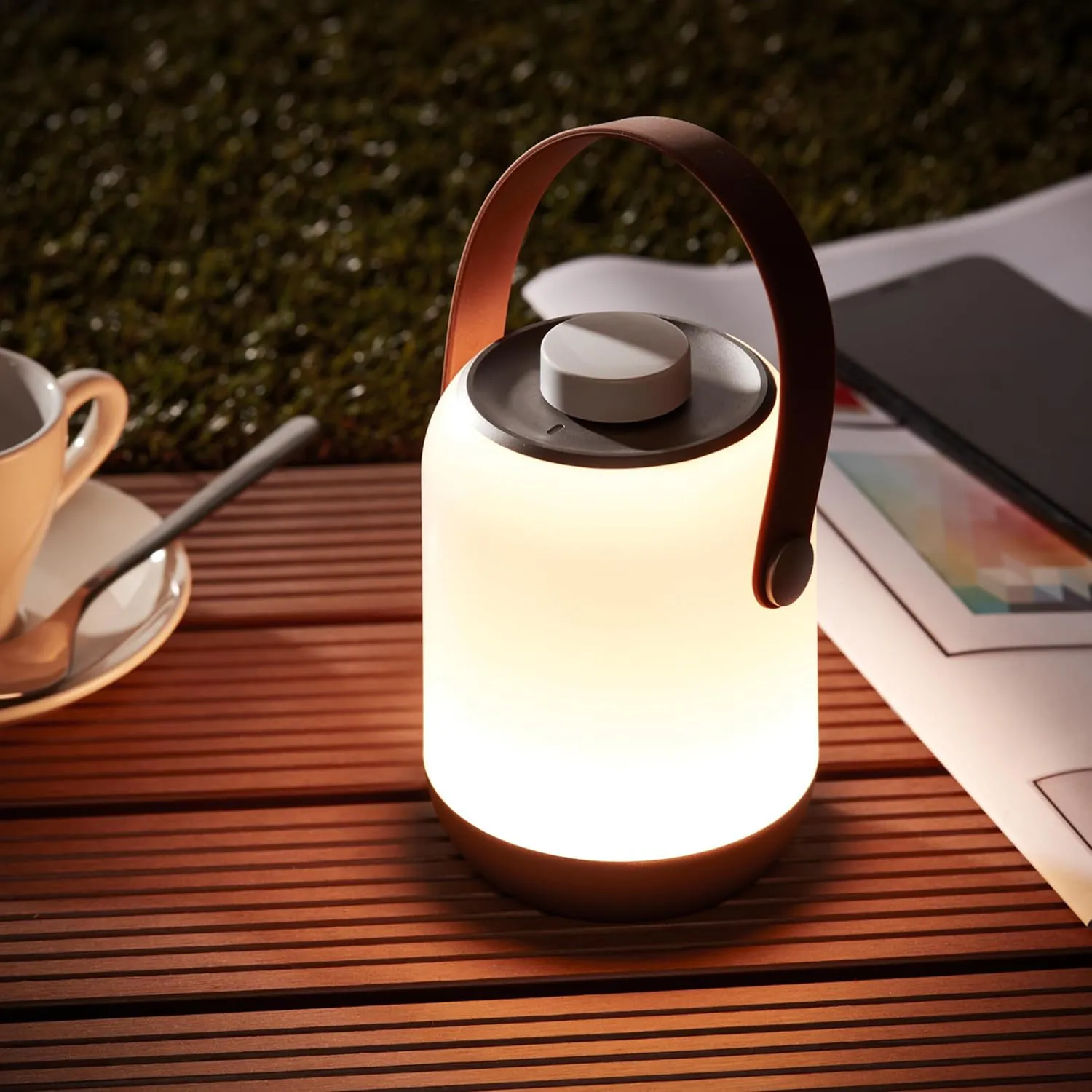 Bild von Lightbox LED Tischleuchte mit Akku und dimmbarem warmweißem Licht für mobile Nutzung