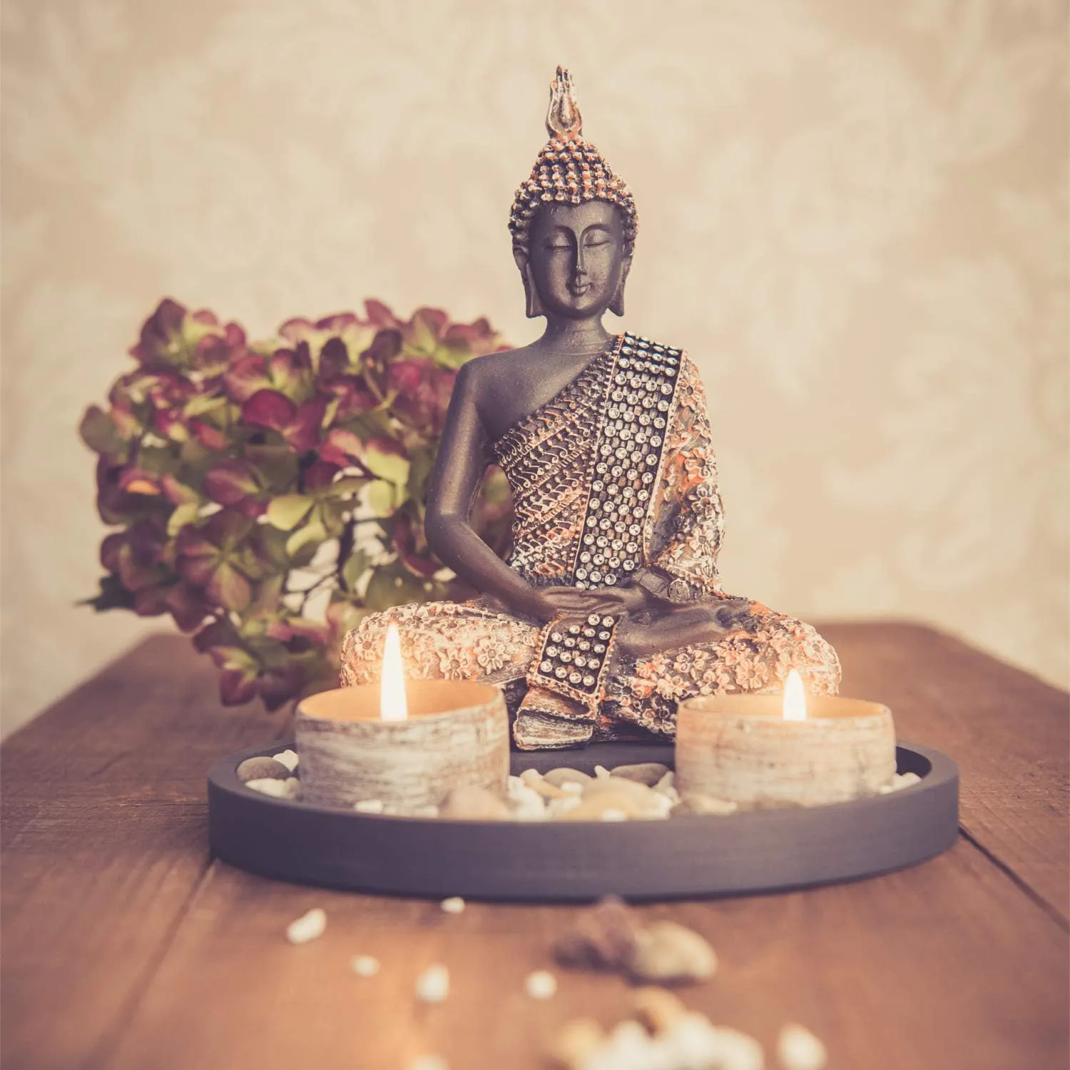 Bild von Sitzende Buddha Deko-Statue mit Teelichthalter 22 cm für Wohnzimmer oder Bad