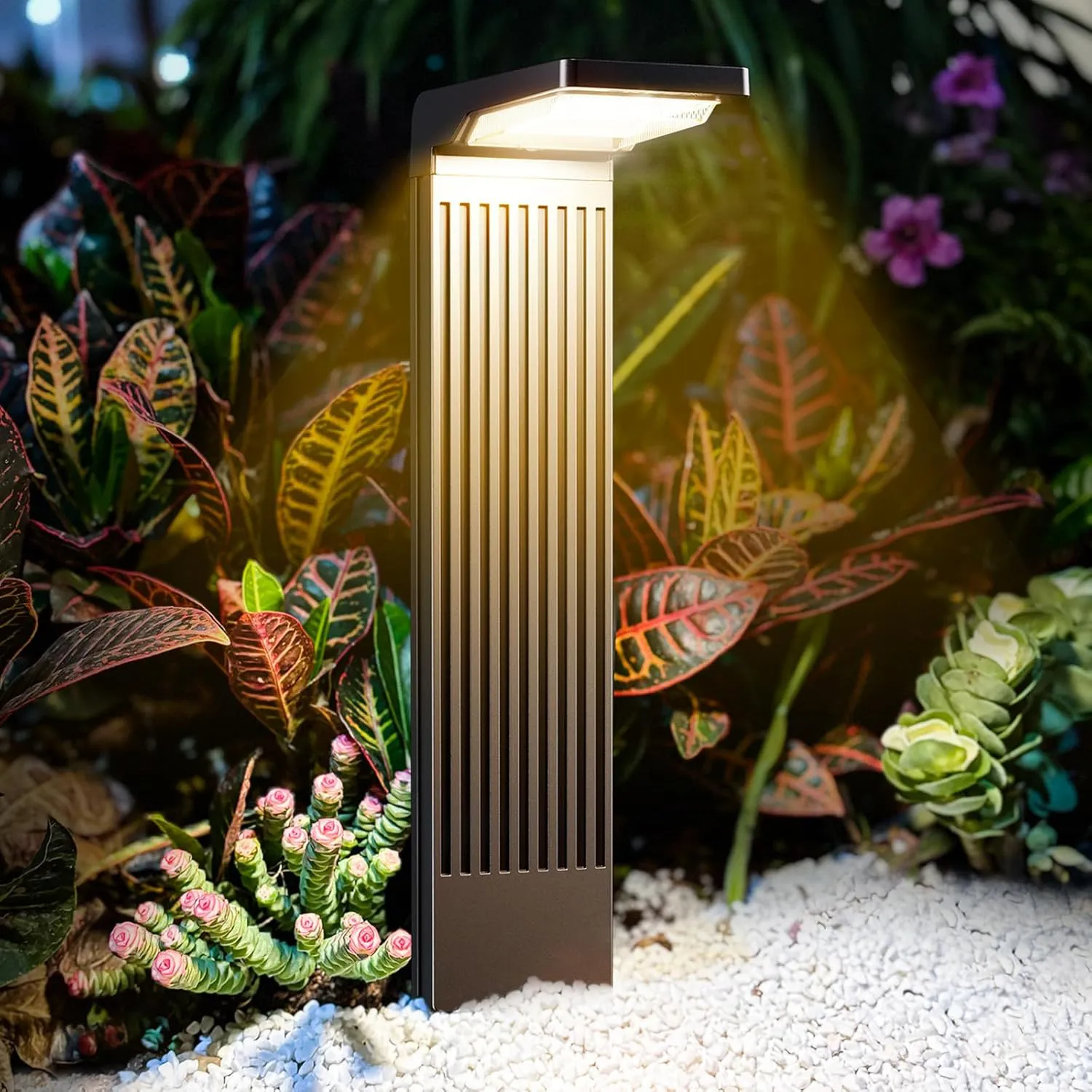 Bild von Solarlampen Set mit 4 Stück für den Außenbereich, 60 LED, wasserdicht und mit 4 Beleuchtungsmodi für Garten und Terrasse