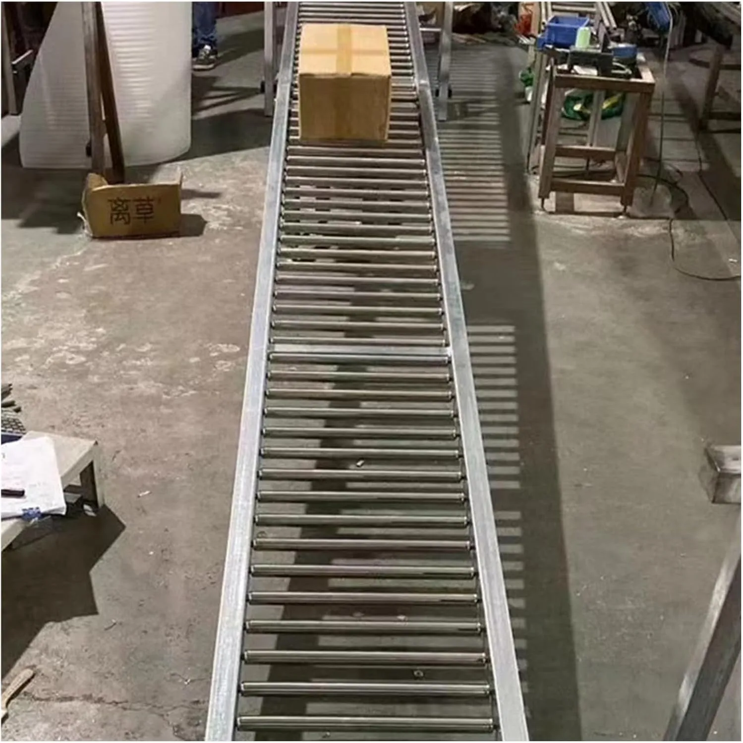 Bild von YJEUZCD Rollenbahn mit 2,5 cm verzinkten Stahlrollen und 30 cm Breite für Lagerhäuser und Fabriken
